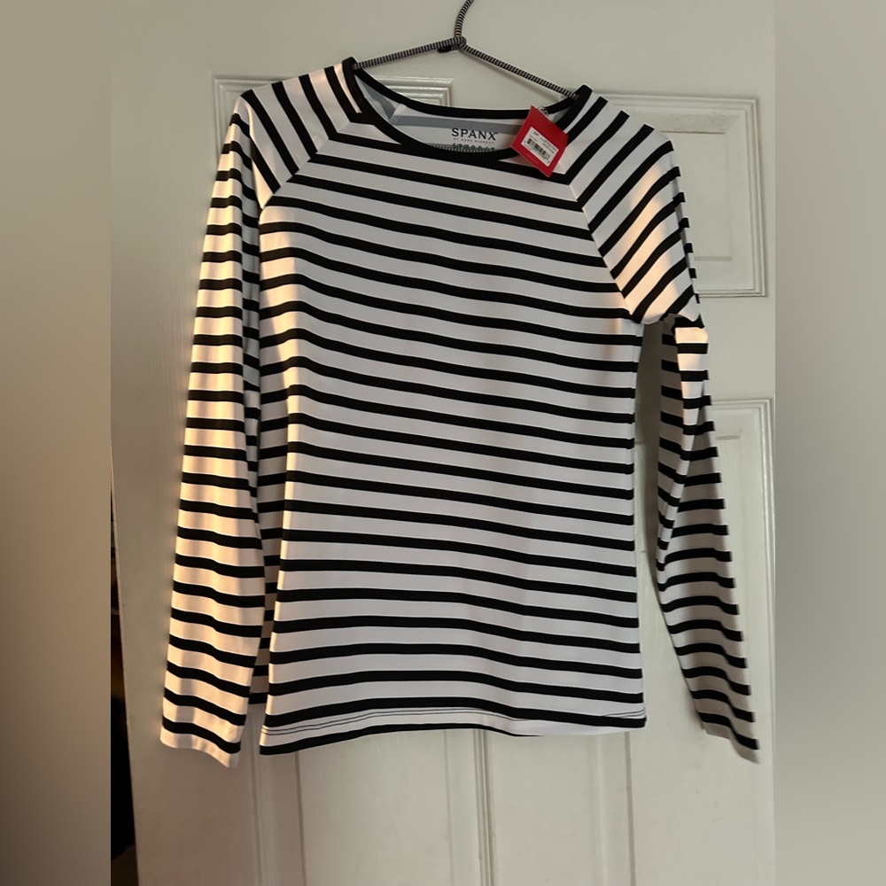 NWT! SPANX! Black and White Striped 'Swim Top' Rash Guard Outdoor top! Sz is M!